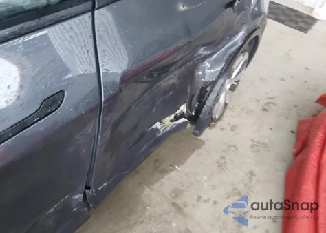 2023 Tesla Model Y Awd/Long Range Dual Motor All-Wheel Drive z USA, uszkodzony, nr VIN 7SAYGDEE6PA040329